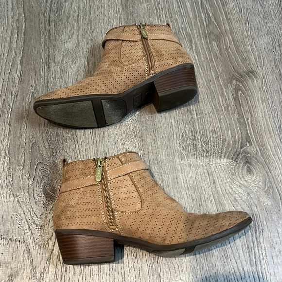 Circus by Sam Edelman Phoenix Ankle Bootie - Picture 3 of 9